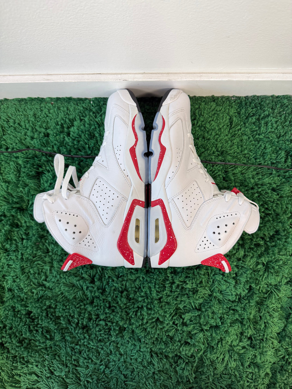 Used Jordan 6 Retro Red Oreo (Men’s)