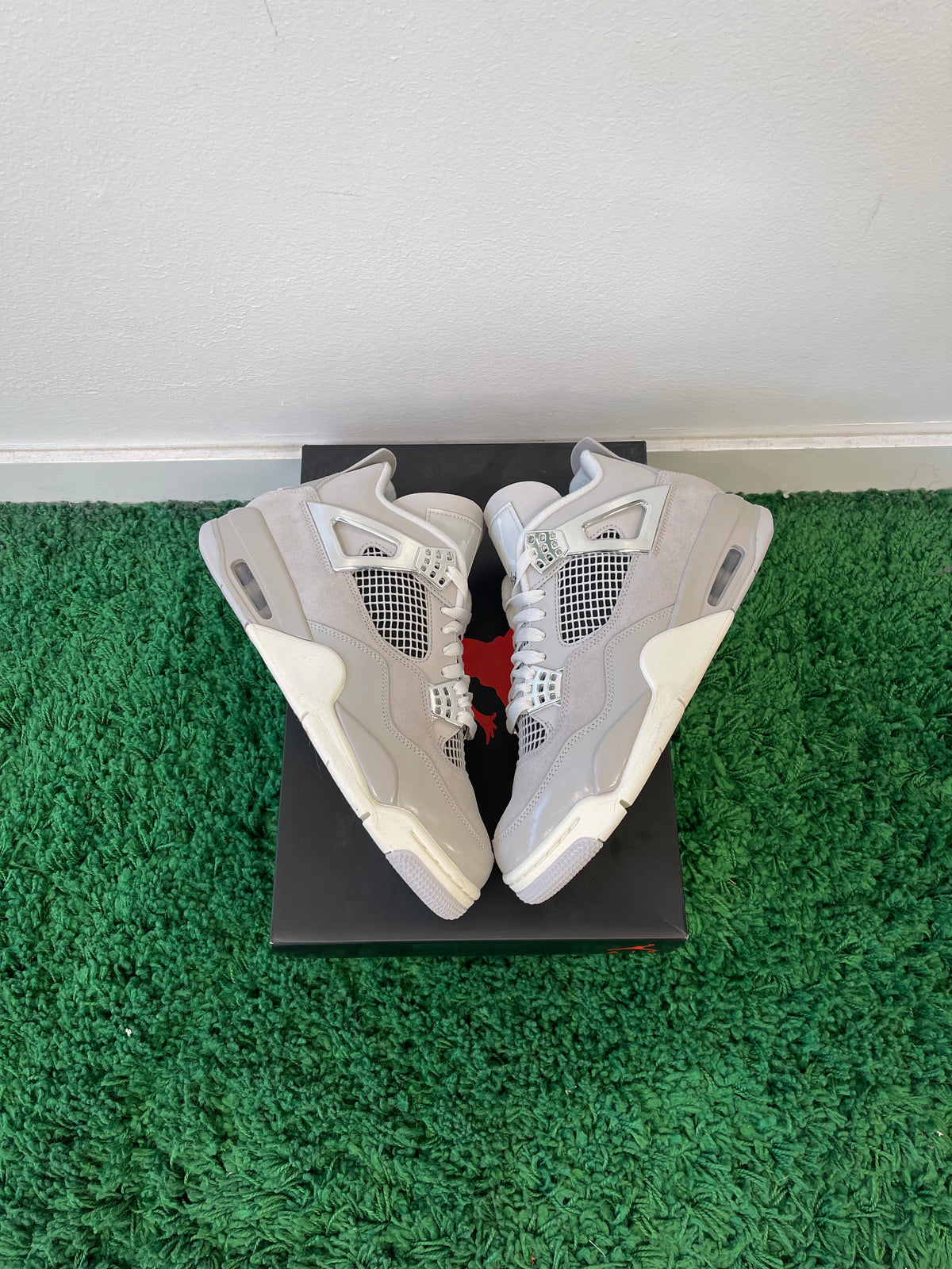 Used Jordan 4 Retro Frozen Moments (Women’s)