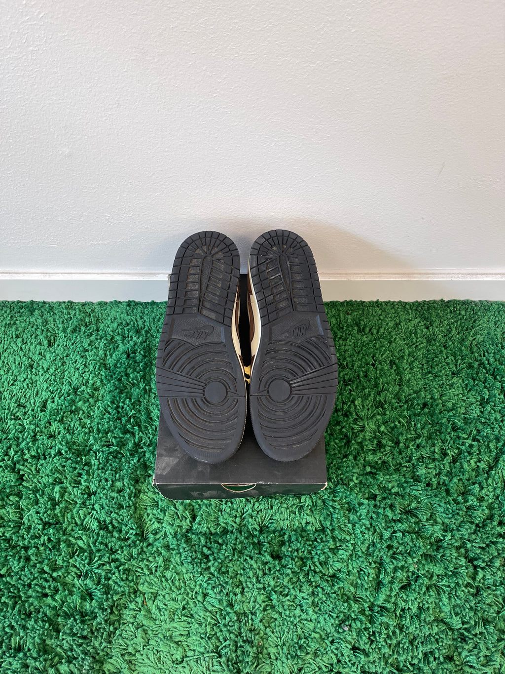 Used Jordan 1 Low Mocha (Men’s)