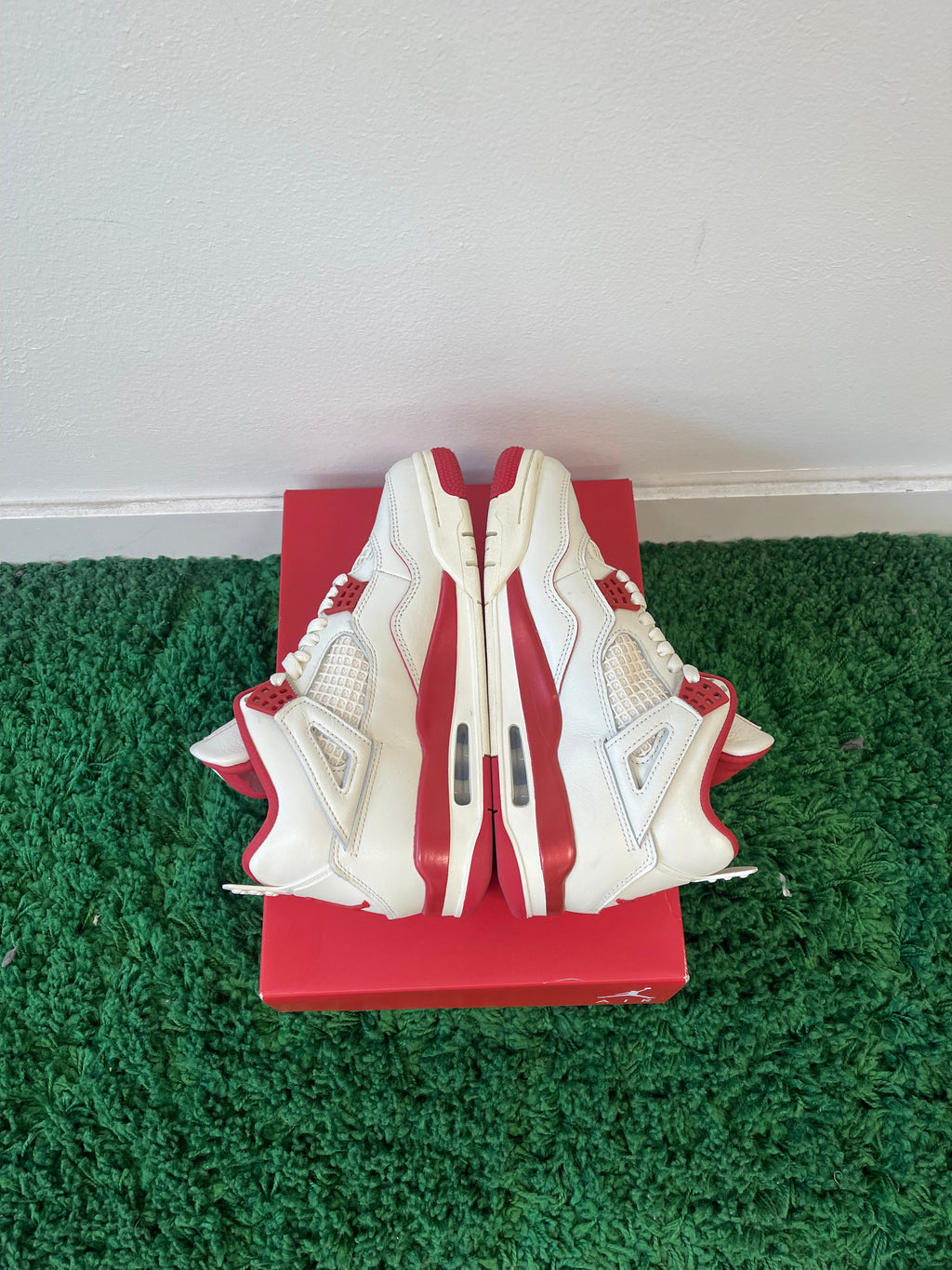 Used Jordan 4 Retro Valentine’s Day Sierra Red (Women’s)