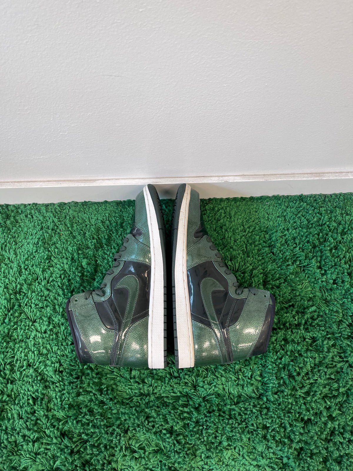 Used Jordan 1 Retro Grove Green (Men’s)