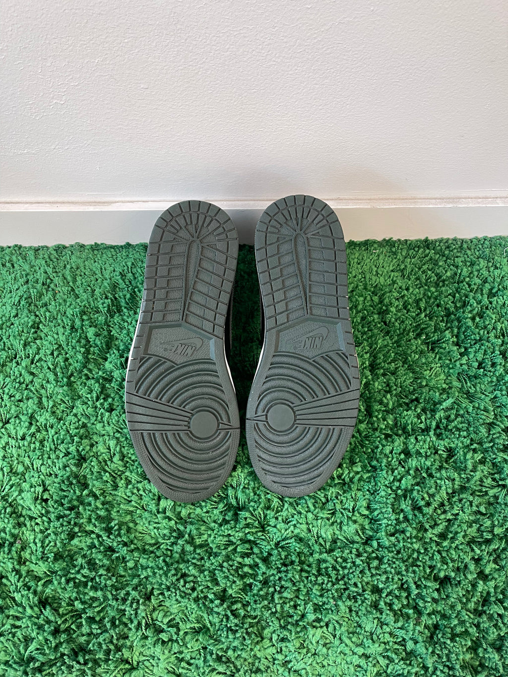 Used Jordan 1 Retro Grove Green (Men’s)