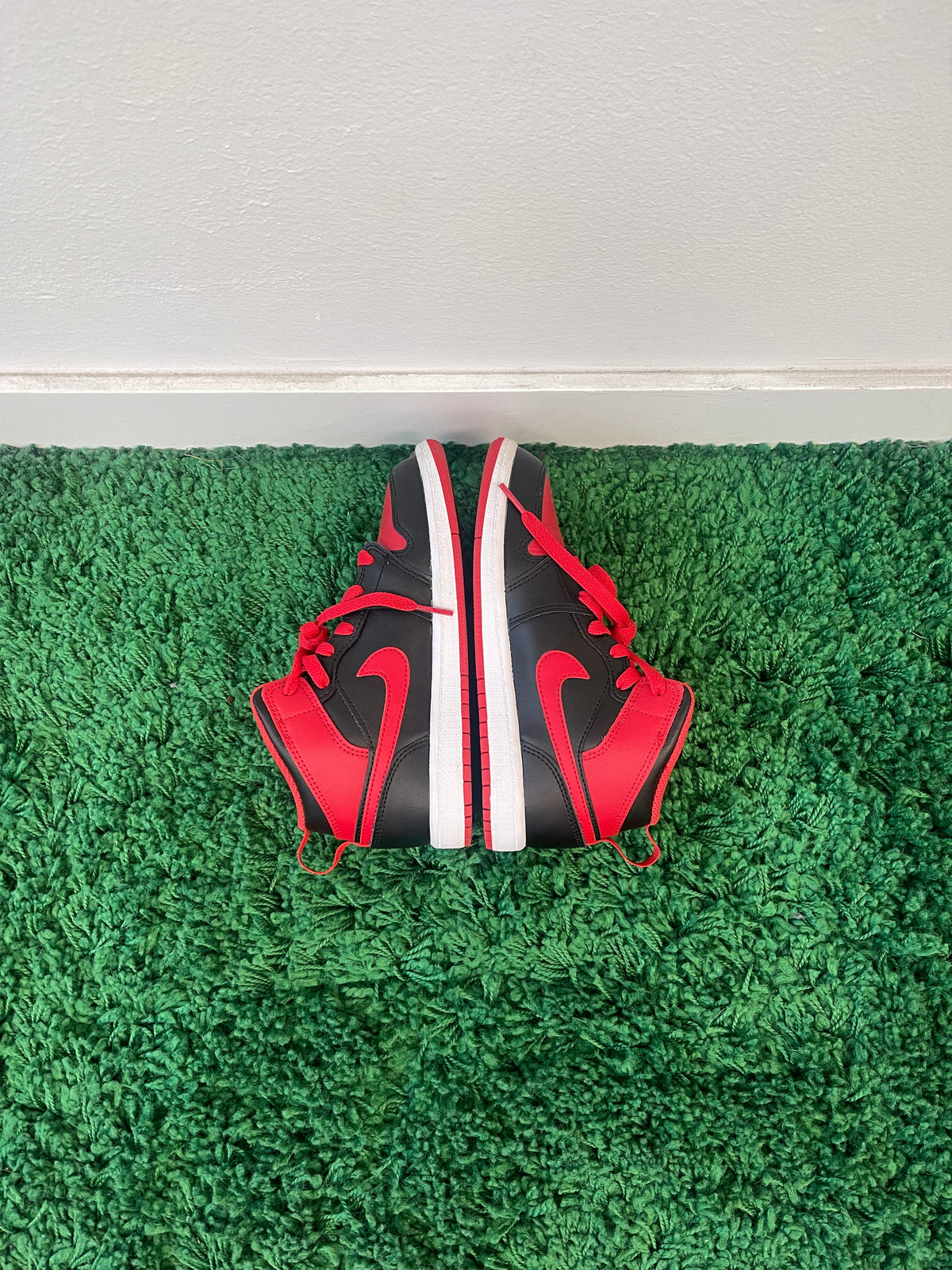 Used Jordan 1 Mid Alternate Bred 2022 (PS)