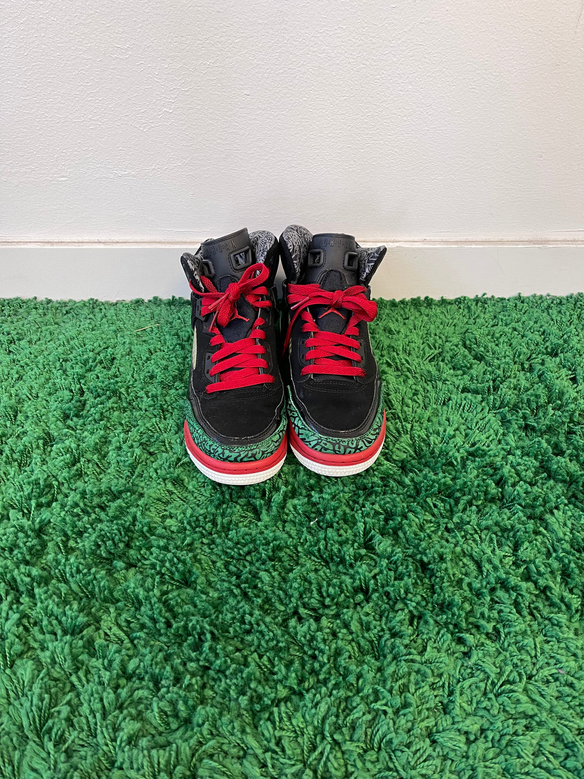 Used Jordan Spizike Black Varsity Red (Youth)