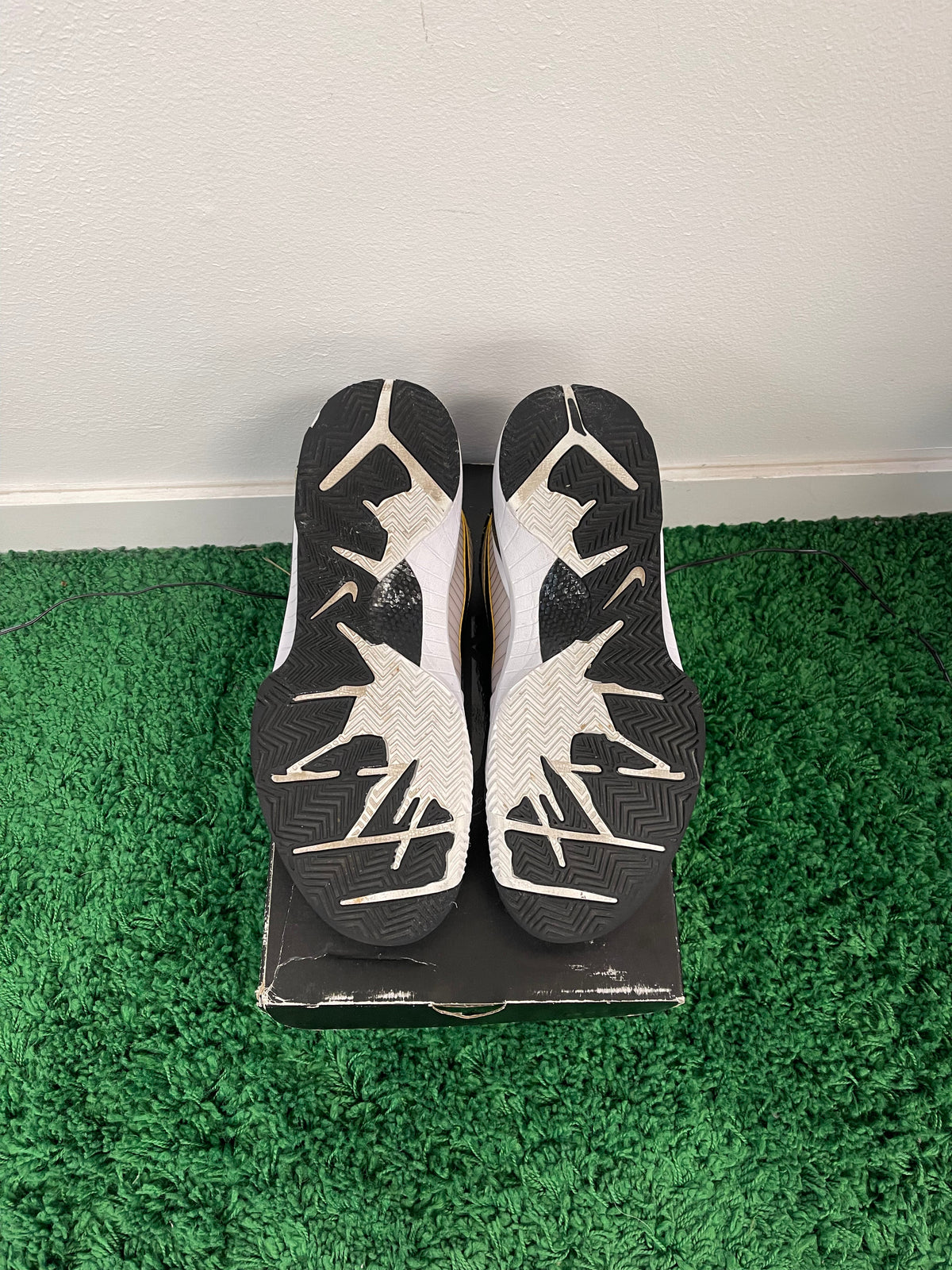 Used Nike Kobe 4 Protro White Black Del Sol (Men’s)