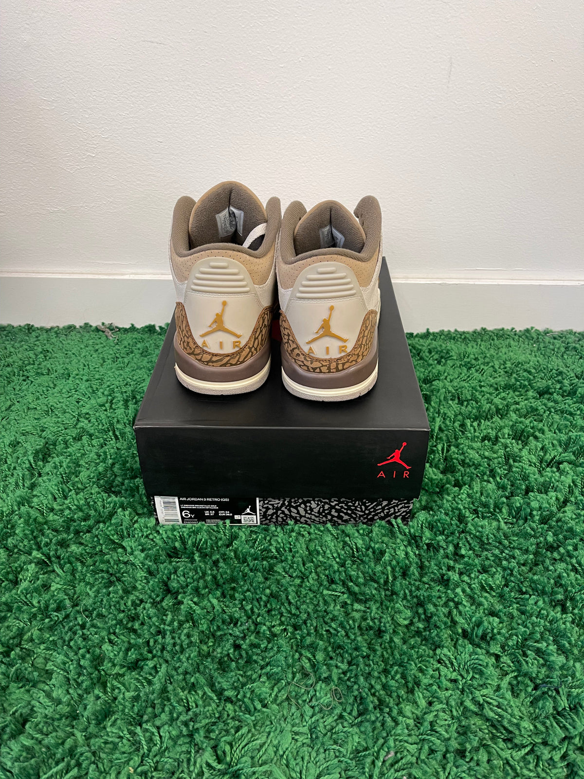 Used Jordan 3 Retro Palomino (Youth)