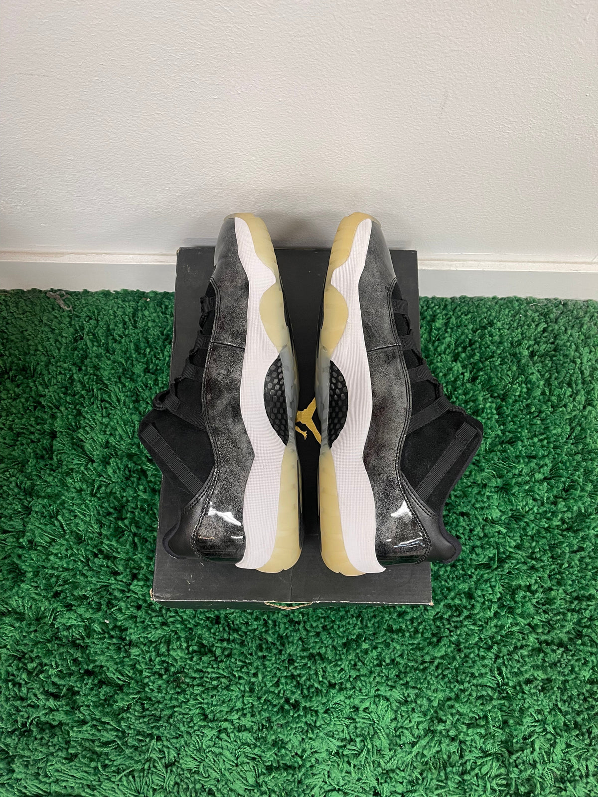 Used Jordan 11 Retro Low Barons (Men’s)